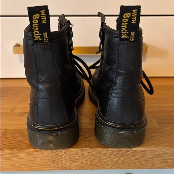 ❤️- Dr. Martens Black Leather Boots