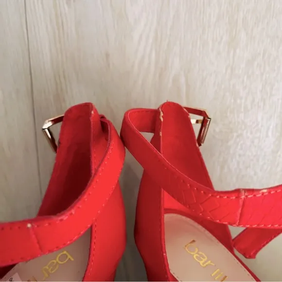 🩷 Red Bar III Wedge Heels Size 7M