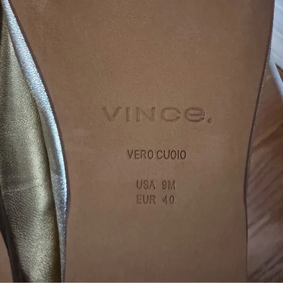 🆕 Vince Leah Champagne Flats size 9