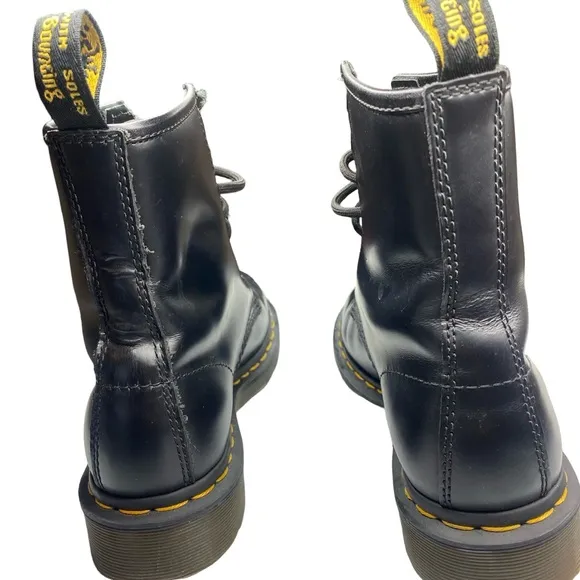 1460 WOMEN'S SMOOTH LEATHER LACE UP BOOTS Woman’s Size 6