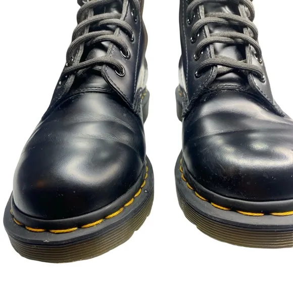 1460 WOMEN'S SMOOTH LEATHER LACE UP BOOTS Woman’s Size 6