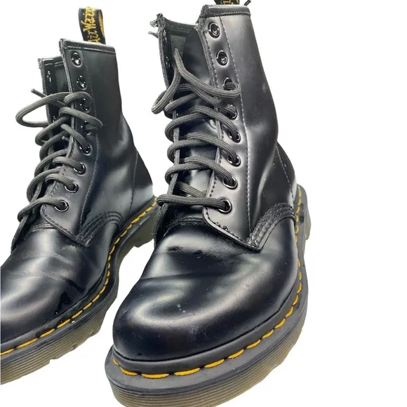 1460 WOMEN'S SMOOTH LEATHER LACE UP BOOTS Woman’s Size 6