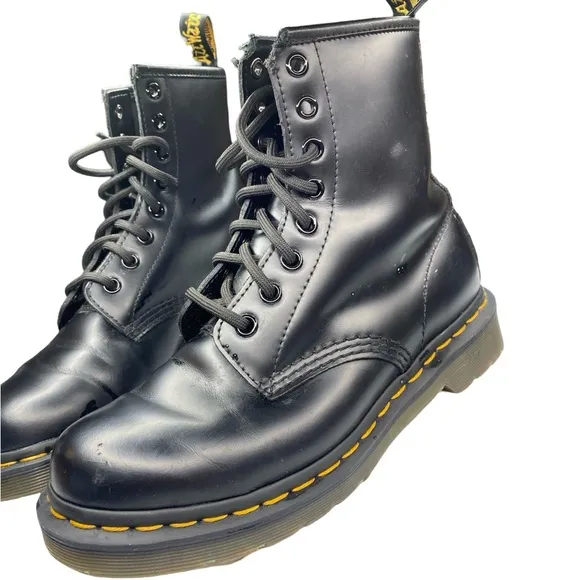 1460 WOMEN'S SMOOTH LEATHER LACE UP BOOTS Woman’s Size 6
