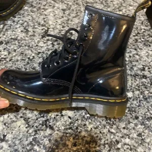1460 Women’s Patent Leather Lace Up Dr. Martens Size  5