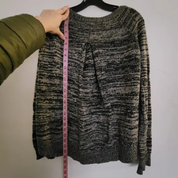 360 Cashmere Wool Striped Gray Black Long Sleeve Hi Lo Hem Sweater Size Medium