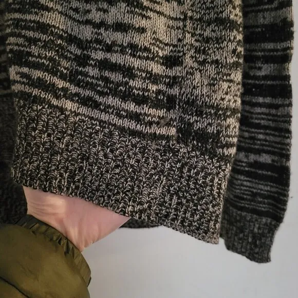 360 Cashmere Wool Striped Gray Black Long Sleeve Hi Lo Hem Sweater Size Medium