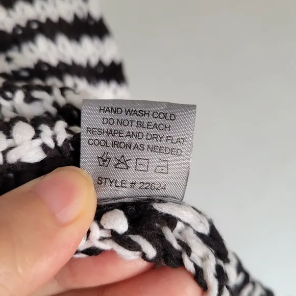 360 Sweater Back and White Striped Knit Scoop Neck Tank Sweater Size Medium
