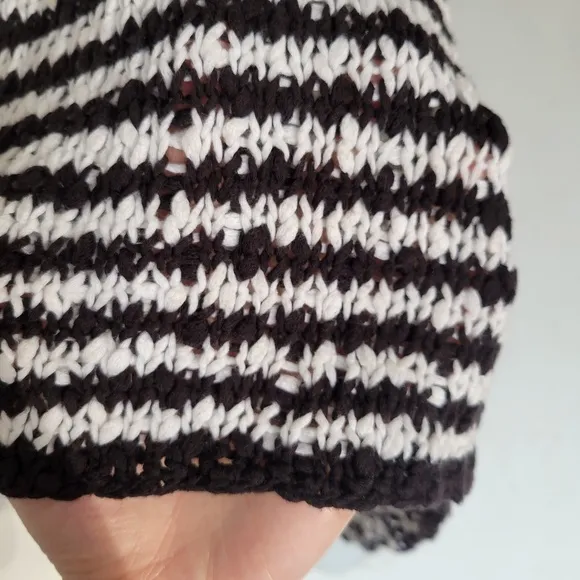 360 Sweater Back and White Striped Knit Scoop Neck Tank Sweater Size Medium
