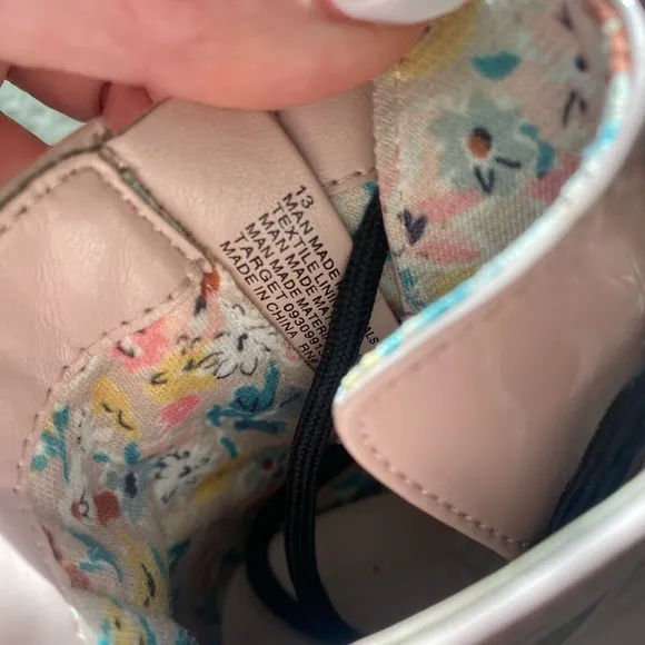 4 Pair Lot: Sorel, Toms, Nike, Art Class