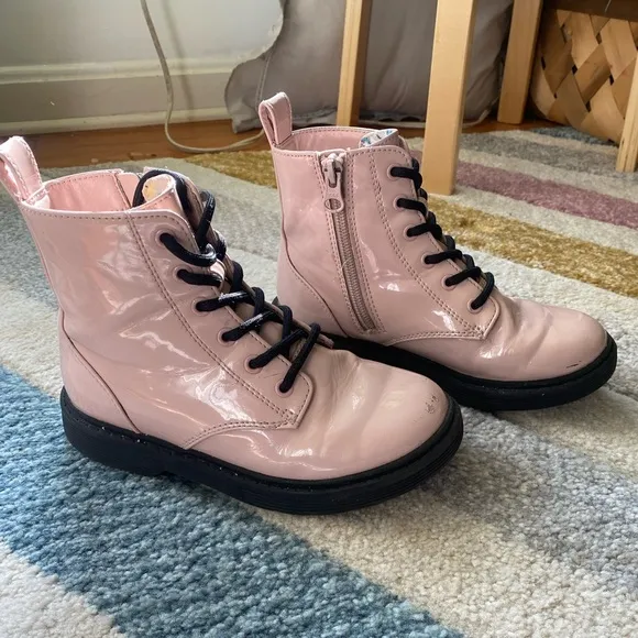 4 Pair Lot: Sorel, Toms, Nike, Art Class