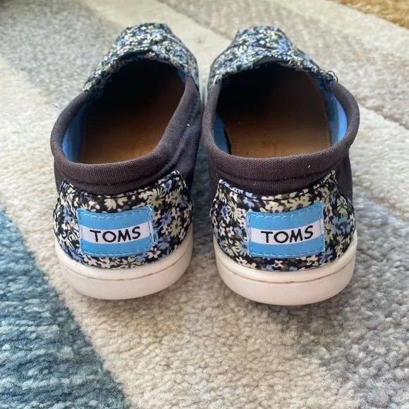4 Pair Lot: Sorel, Toms, Nike, Art Class