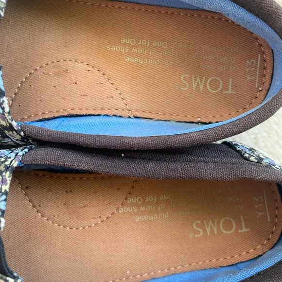 4 Pair Lot: Sorel, Toms, Nike, Art Class
