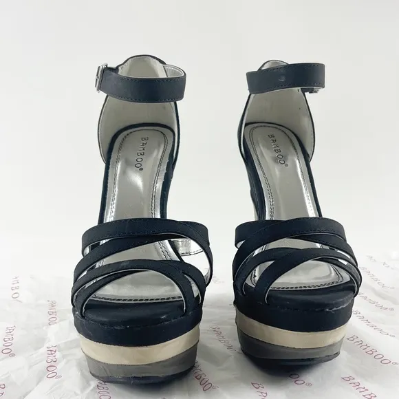 #427 NIB NWT BAMBOO Skyline Black Gray Beige Platform Wedges Buckle Closure
