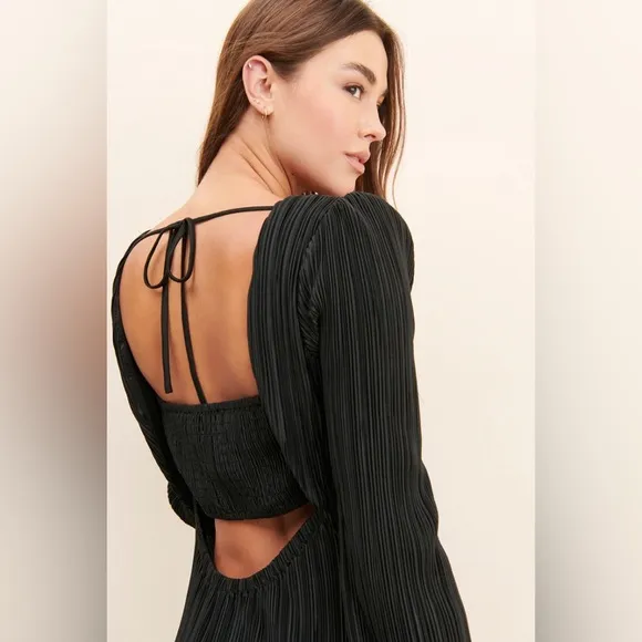 4SI3NNA Krista Pleated Long Sleeve Midi Dress Black
