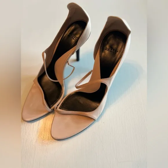 $650 Bally Womens Sadara Leather Shoes Beige and Black Size 38 Made in Italy