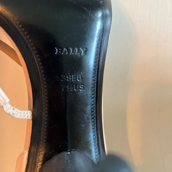 $650 Bally Womens Sadara Leather Shoes Beige and Black Size 38 Made in Italy