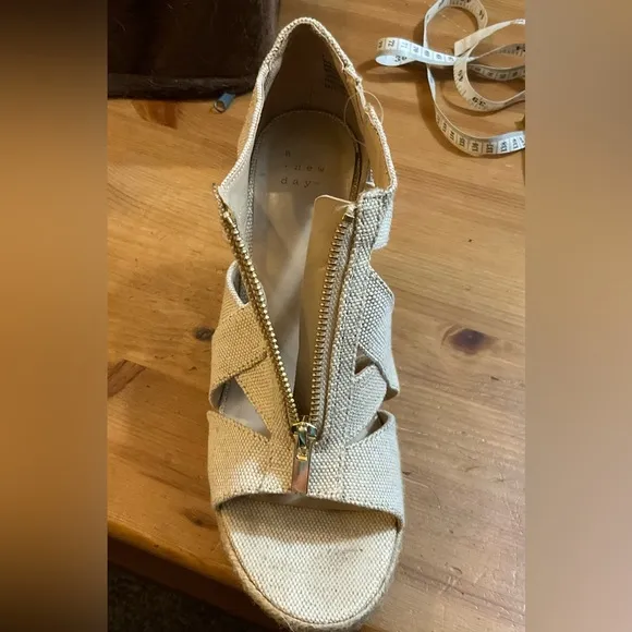 A New Day: Wedges beige/tan with hints of gold glitter sandals size eight (8).