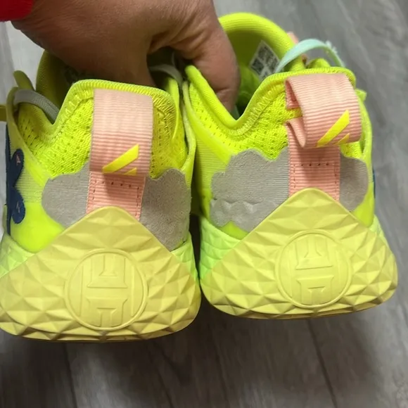 Adidas Harden Vol. 5 J Futurenatural 'Solar Yellow'5.5 in men’s ( W size 7.5)