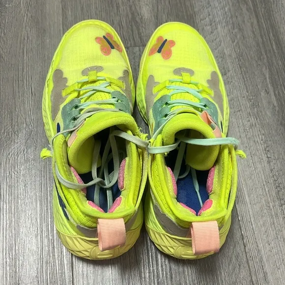 Adidas Harden Vol. 5 J Futurenatural 'Solar Yellow'5.5 in men’s ( W size 7.5)