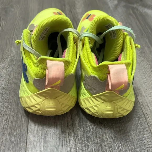 Adidas Harden Vol. 5 J Futurenatural 'Solar Yellow'5.5 in men’s ( W size 7.5)