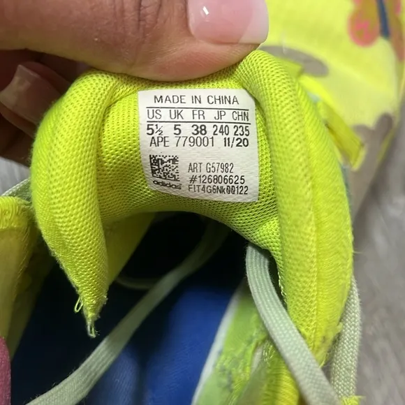 Adidas Harden Vol. 5 J Futurenatural 'Solar Yellow'5.5 in men’s ( W size 7.5)