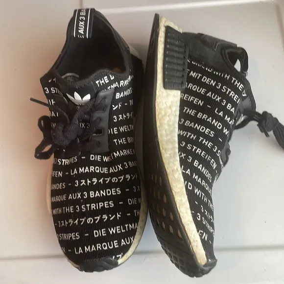 Adidas NMD R1 athletic shoes the brand with the 3 stripes running sneakers men 9