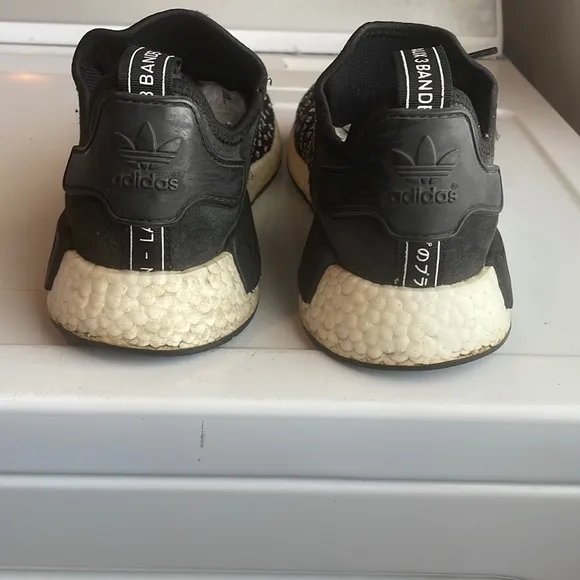 Adidas NMD R1 athletic shoes the brand with the 3 stripes running sneakers men 9