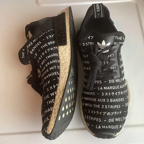 Adidas NMD R1 athletic shoes the brand with the 3 stripes running sneakers men 9