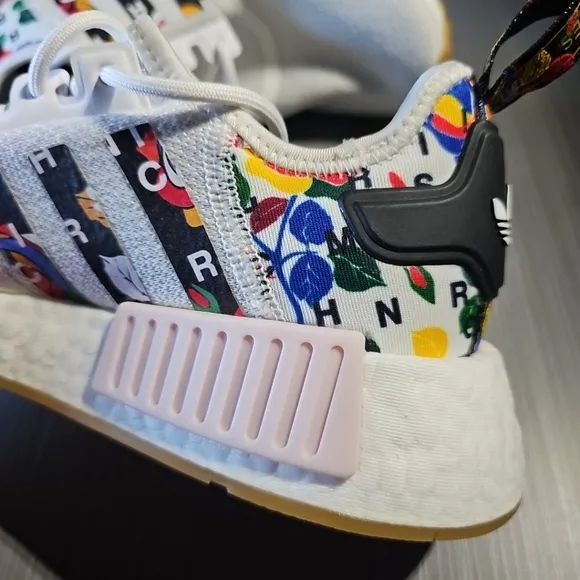 Adidas NMD R1 Running Shoes Women's Size‎ 6 White Black Pink Blue GW0563 NWOT