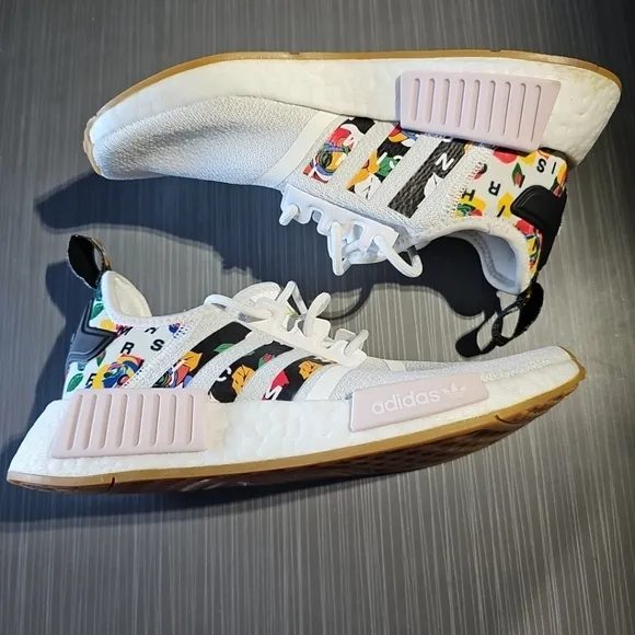 Adidas NMD R1 Running Shoes Women's Size‎ 6 White Black Pink Blue GW0563 NWOT