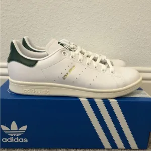 Adidas Stan Smith Classic Leather Men’s Shoes Sizes 9.5 or 12