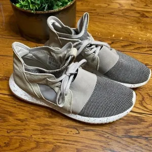 Adidas Tubular Gray/Beige Two Tone Shoes PYV702001 Size 7 1 /2 Pre-Owner.