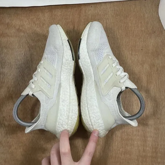 Adidas Ultraboost 21 Primeknit White Cream Womens Size 6 Running Shoes FX7730
