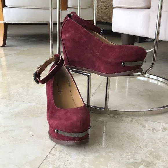 Adolfo Dominguez - Maroon Suede Wedges - Size 39/8
