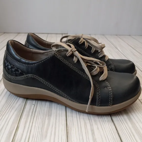 Aetrex Dana Lace Up Leather Oxford Shoes