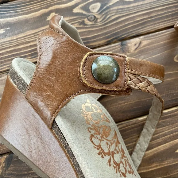 Aetrex NIB Naya Cognac Braided Quarter Strap Orthotic Leather Wedges Sz 10.5-11