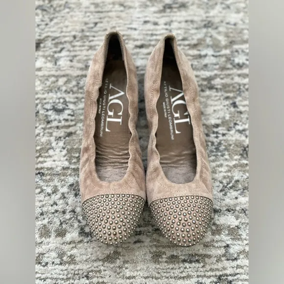AGL Italy Ballet Flats Beige Suede Studded Leather Slip On Size 37.5 (us 7.5)