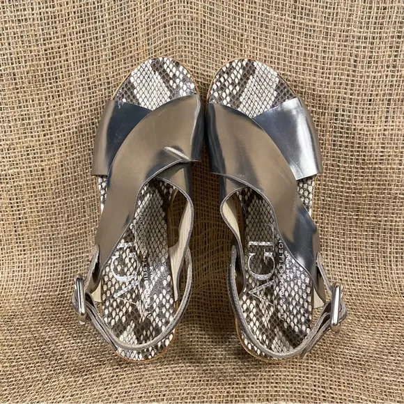 AGL Sandals Lucinda Silver Slingback PlatformWedge Size 4