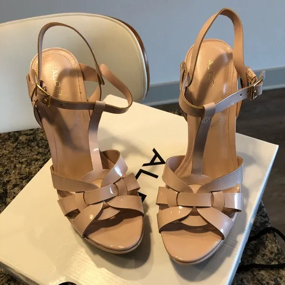 Aldo Nellyy Wedges Size 8
