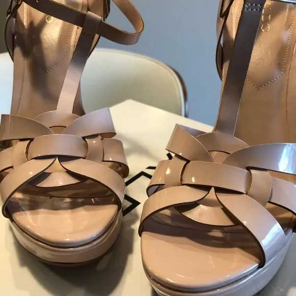 Aldo Nellyy Wedges Size 8