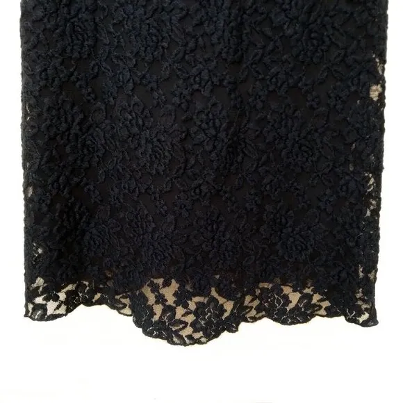 Alice and Olivia Navy 'Sachi' Stretch Floral Lace, Boat Neck, Open Back Gown Sz8