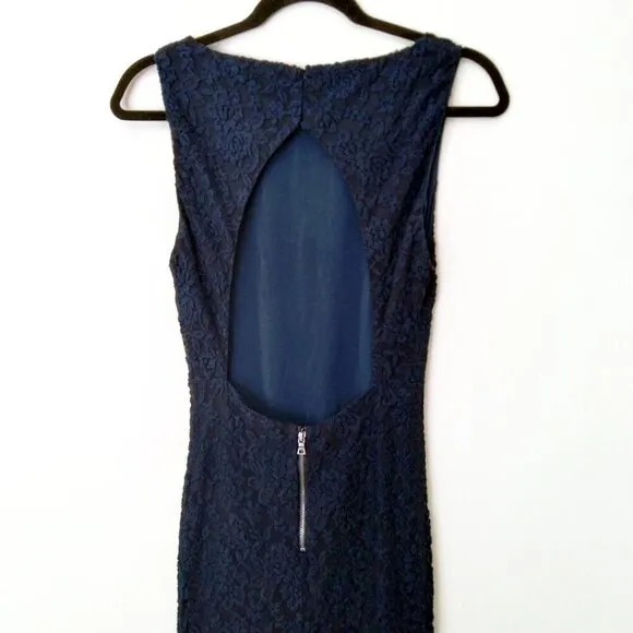 Alice and Olivia Navy 'Sachi' Stretch Floral Lace, Boat Neck, Open Back Gown Sz8