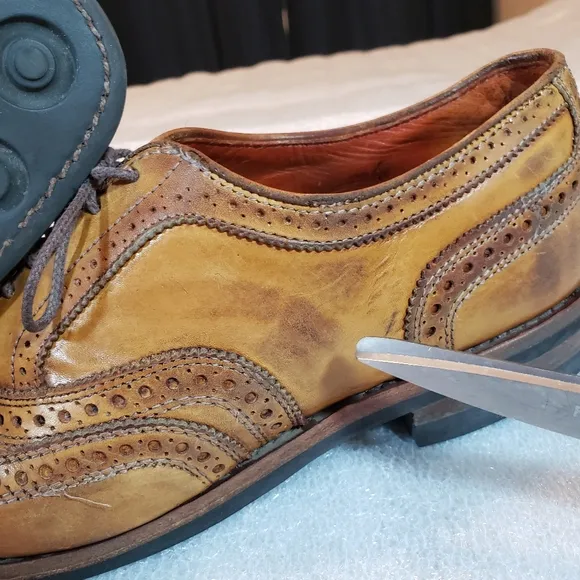 Allen Edmonds Men's 11.5 B University Wingtip Oxford Brogue Shoes Danite Flaws