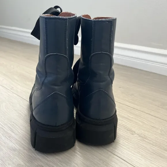 Alohas Can Can Combat Boots