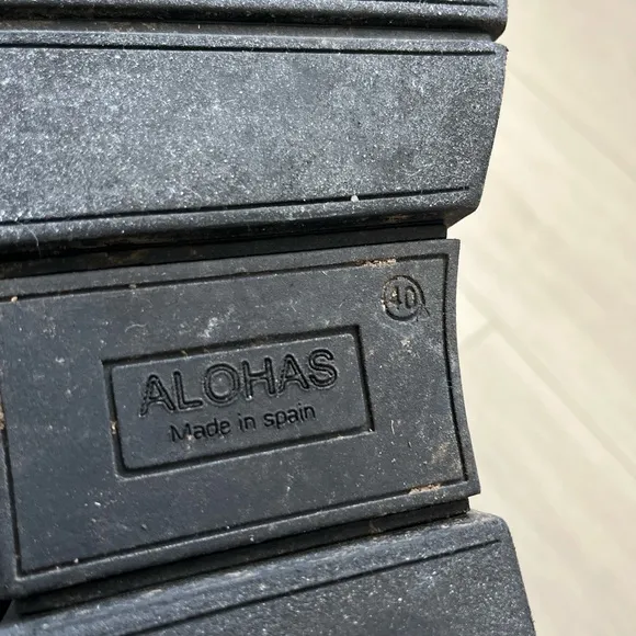 Alohas Can Can Combat Boots
