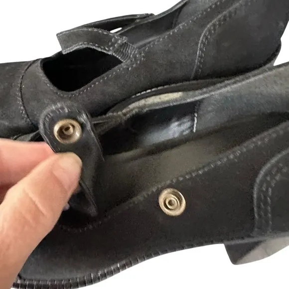 American Eagle Black Suede Mary Jane’s Size 8 NWT