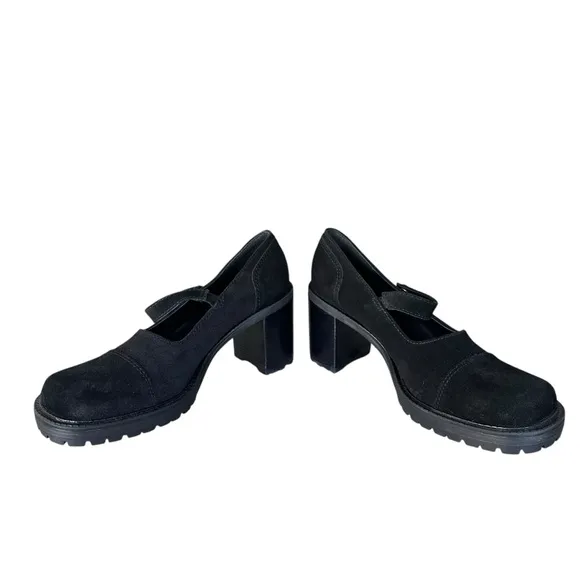 American Eagle Black Suede Mary Jane’s Size 8 NWT