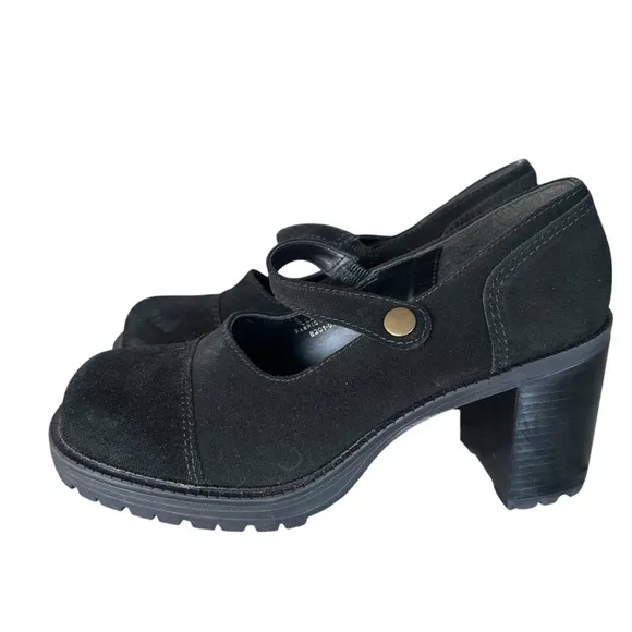 American Eagle Black Suede Mary Jane’s Size 8 NWT