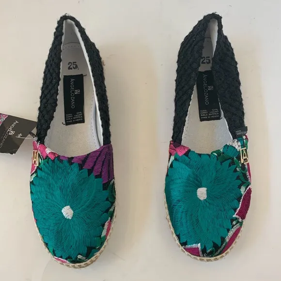 Angel Lozano Embroidered Slip-On Shoes Sz 8 NWT