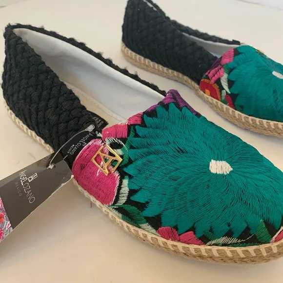 Angel Lozano Embroidered Slip-On Shoes Sz 8 NWT